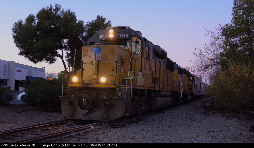 UP 1018 Leads the Mulford Local out of CEMX